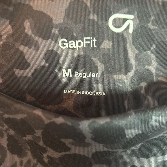 Gap Gapfit animal print Capri leggings, size‎ medium, excellent condition - Picture 4 of 7